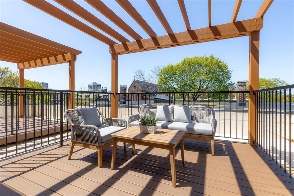 213 Harvard, The Port