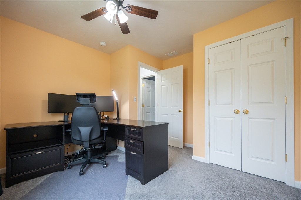 7 Willow Brook Ln, Blackstone