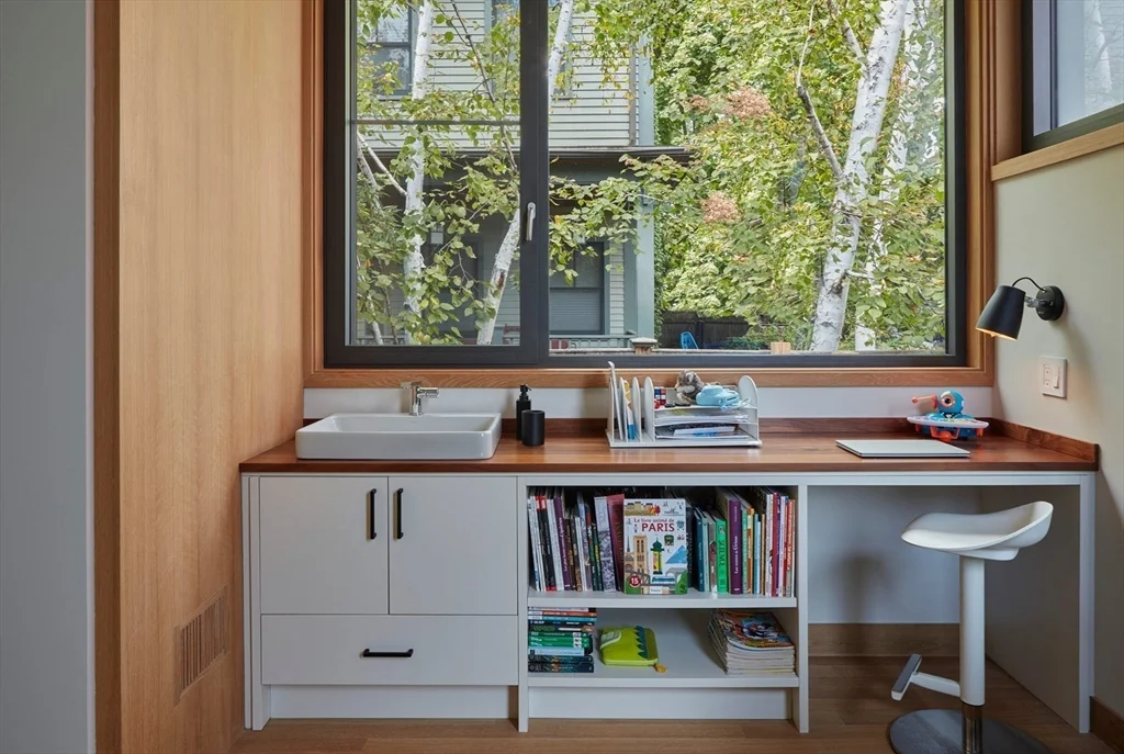 76 Holworthy St, Strawberry Hill