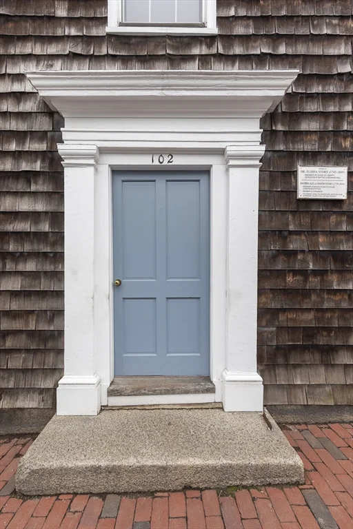 102 Washington St, Old Town