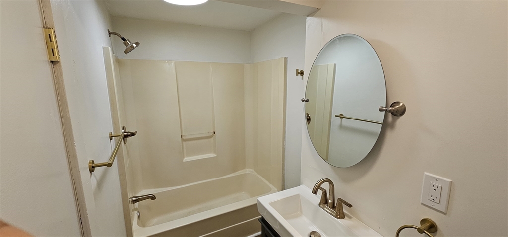 19 East Rd, Wachusett Lake