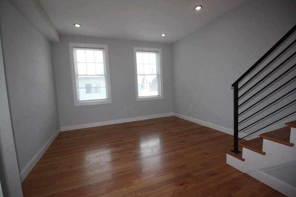 108 Main St, Everett