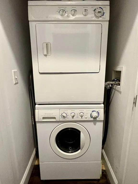 41 Farragut Rd, South Boston