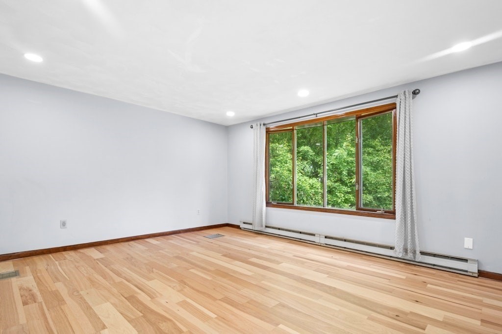 11 Minuteman Way, Shrewsbury