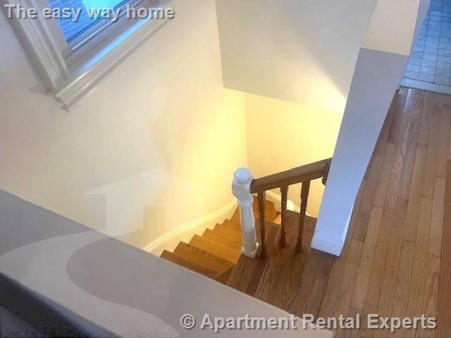 24 Pinckney St, Sullivan Square