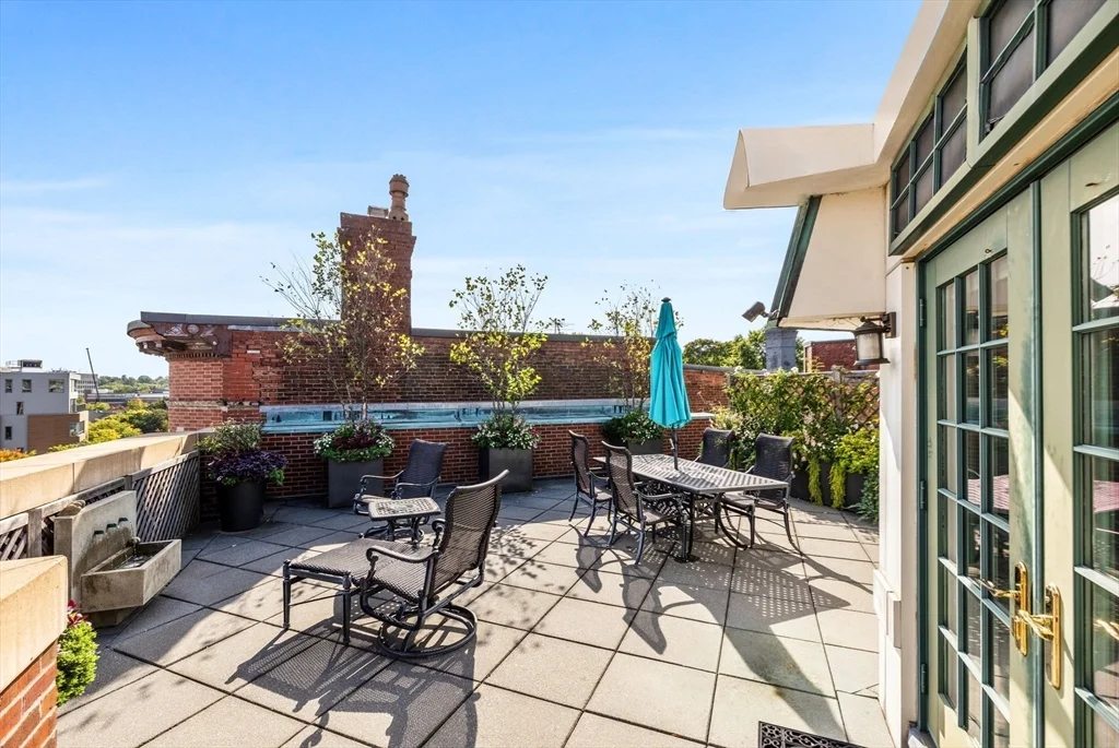 10 Vernon, Coolidge Corner