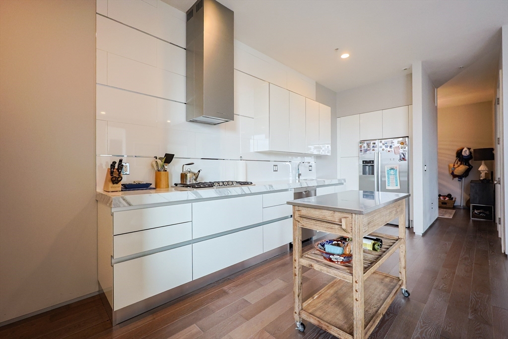 537 E 1st, South Boston