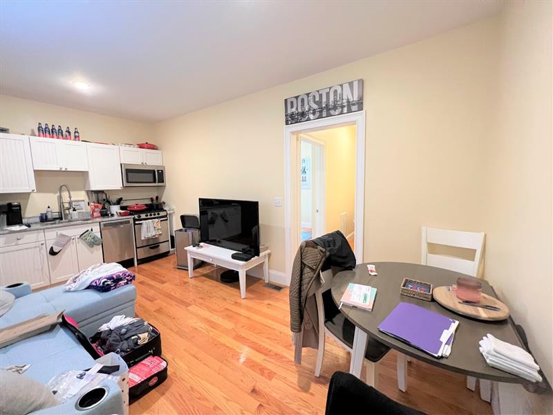 25 Macarthur St, Somerville