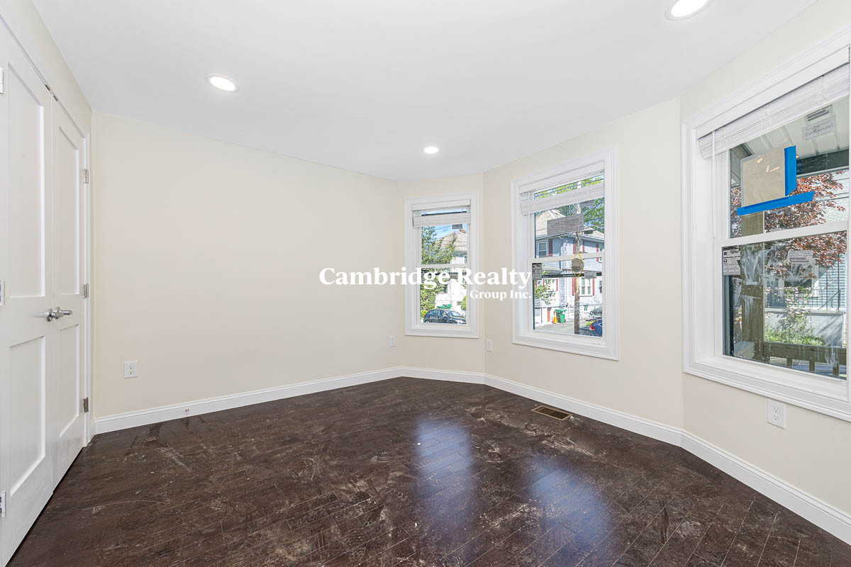 70 Stanley Ave, South Medford