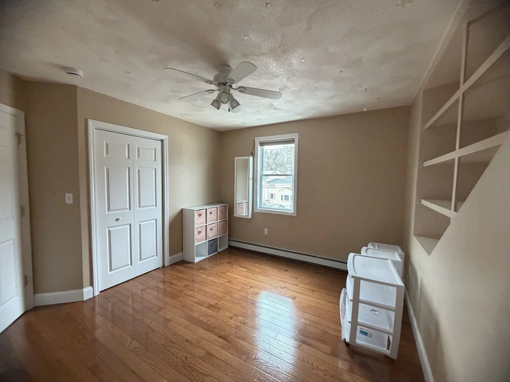 81 N Main St, North Bellingham