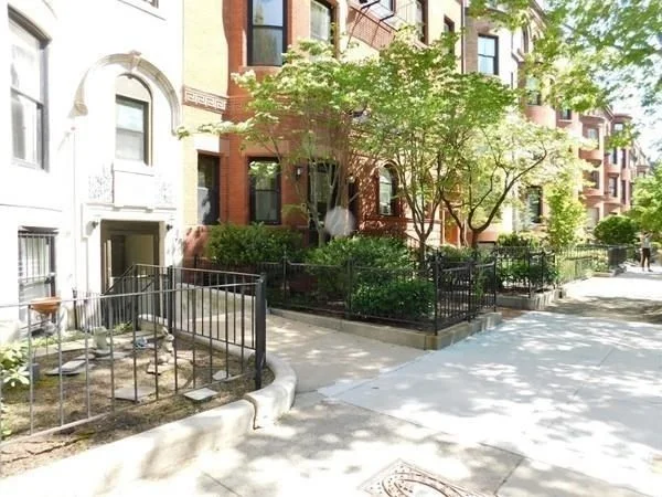482 Beacon St, Back Bay