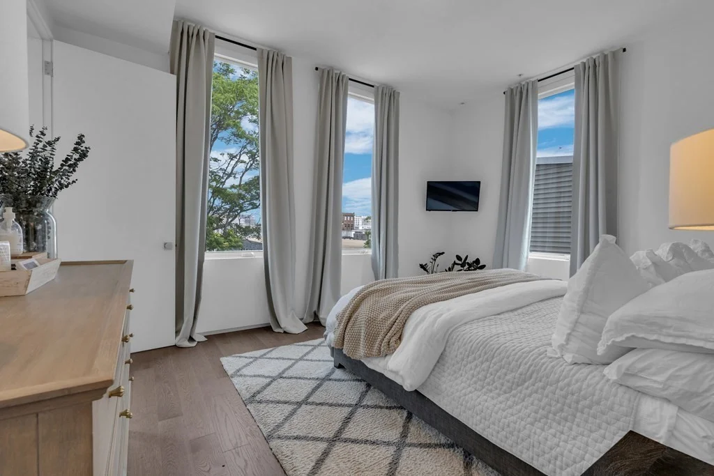 537 E 1st St, South Boston