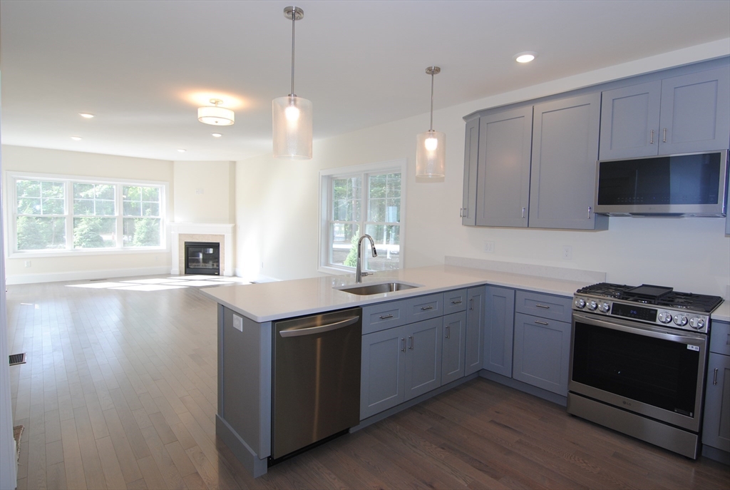 1 Scout Ln, Nashua