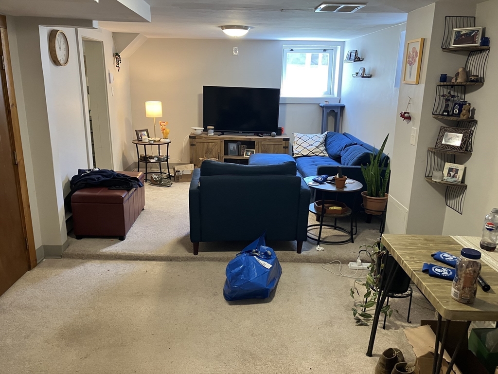 73 Lowell St, Spring Hill