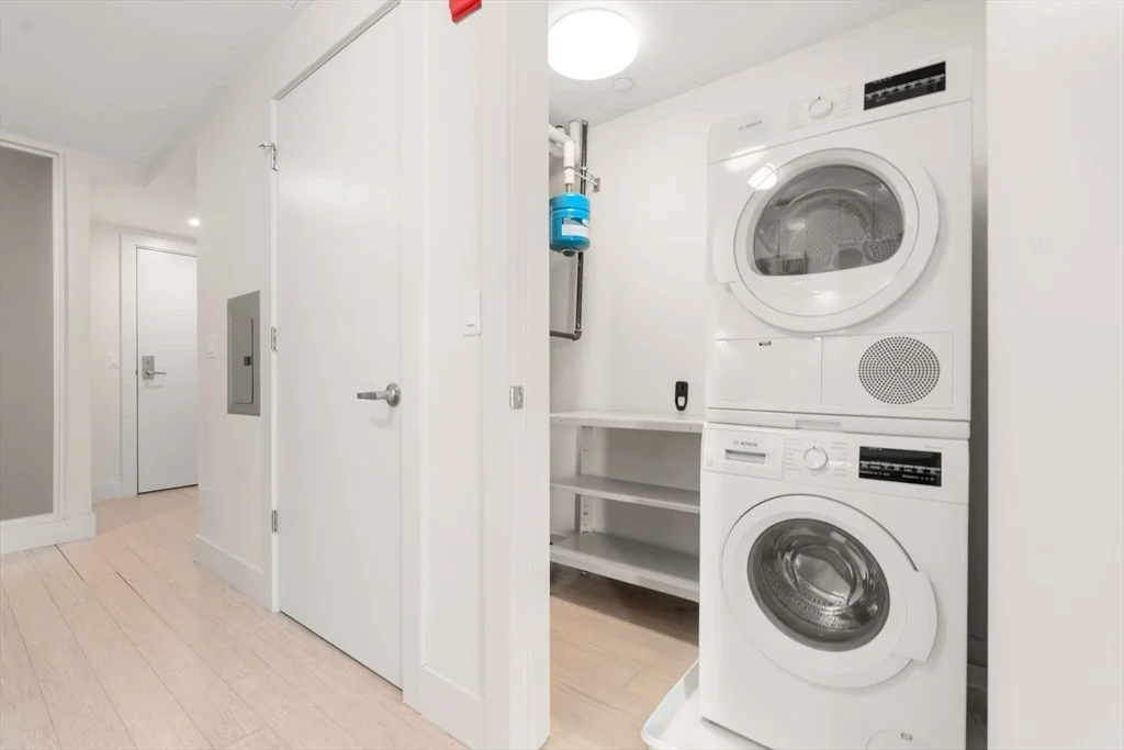 121 Portland St, West End