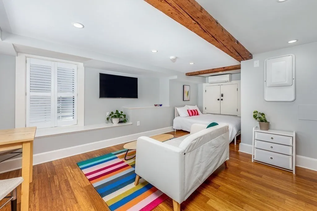 51 Washington, Marblehead