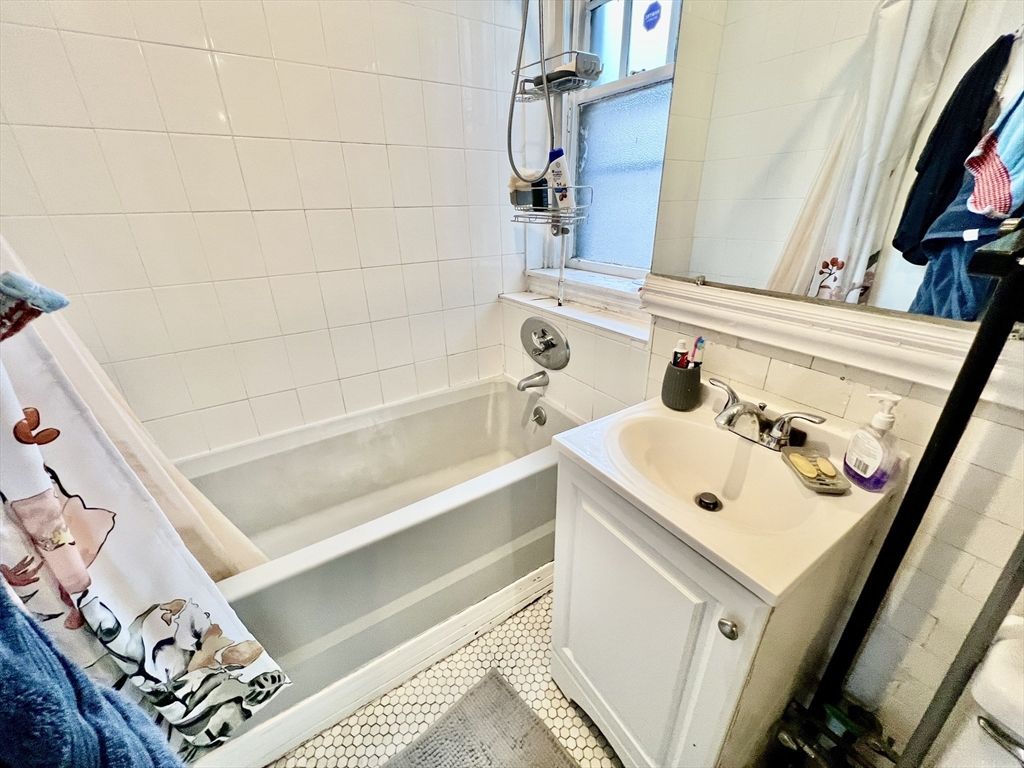 1572 Commonwealth Ave, Brighton