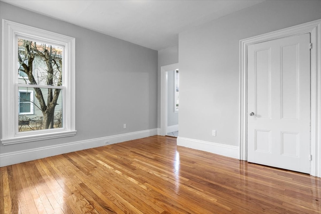 34 Neponset Ave, Hyde Park