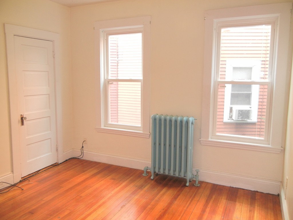 8 Pleasant St, Dorchester