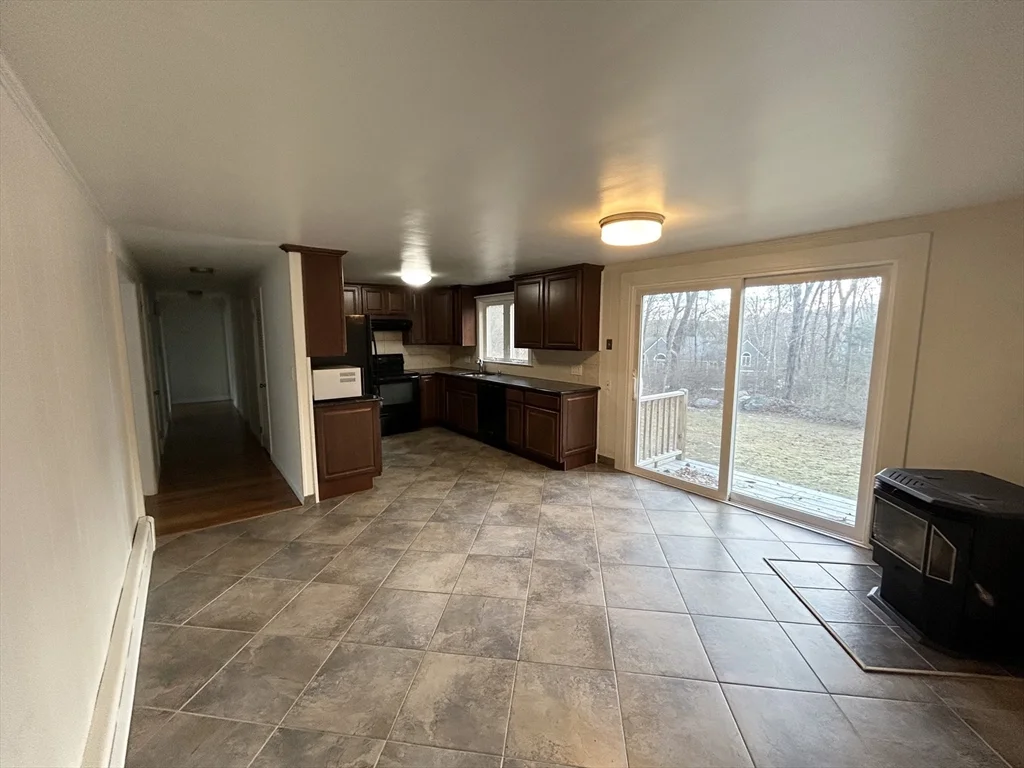 75 Marlboro Rd, Southborough