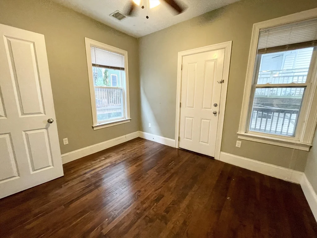 178 Hillside St, Mission Hill