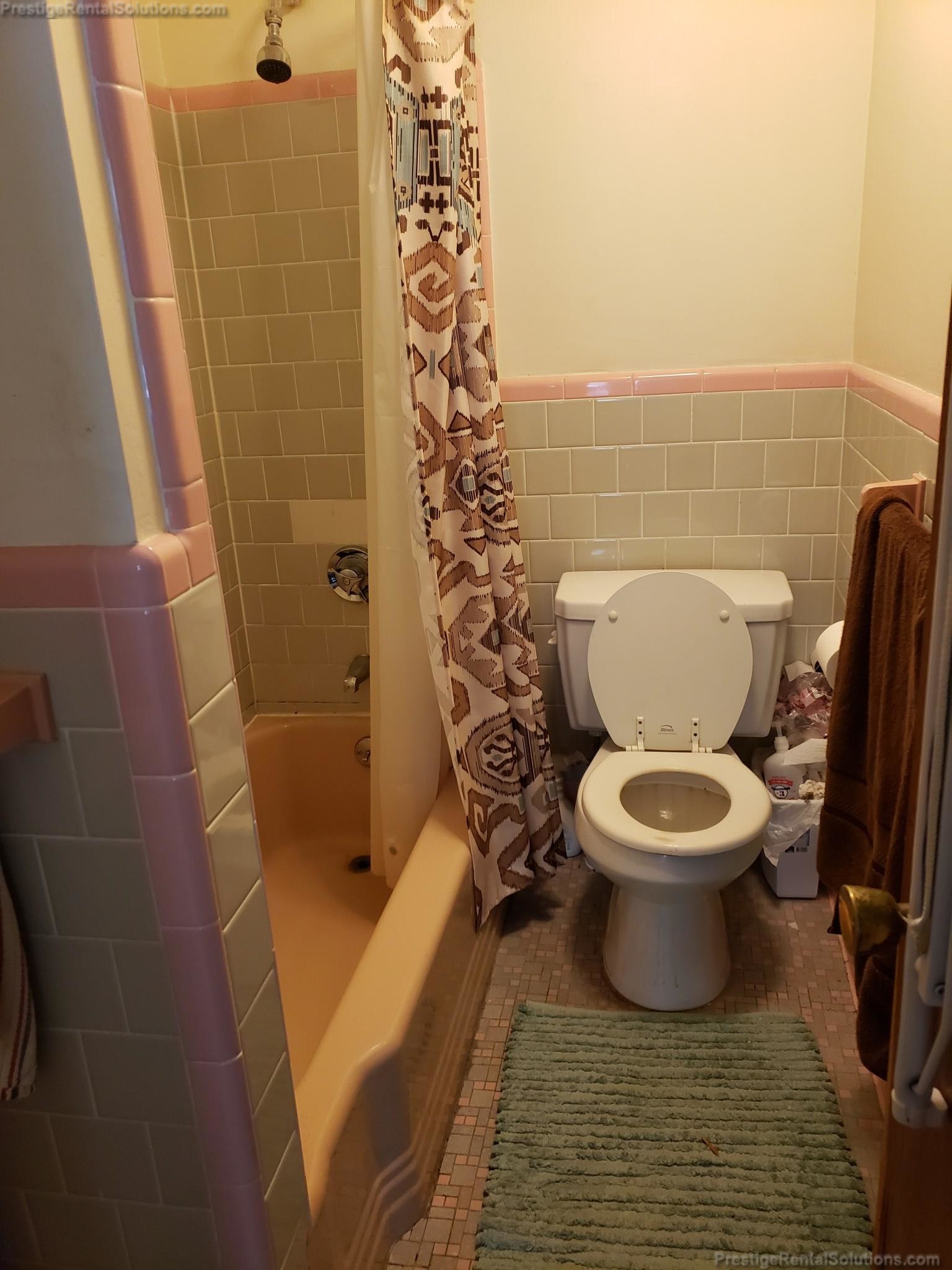 1069 Beacon St, Longwood