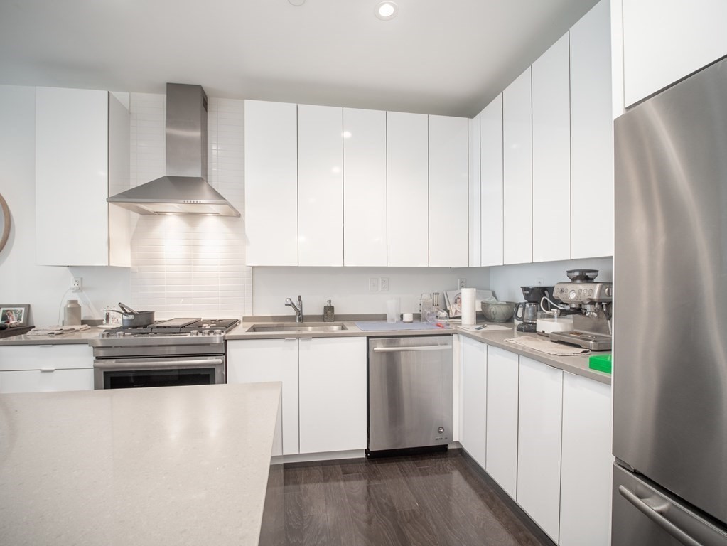 2 West 6th St, South Boston