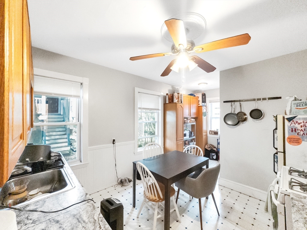 8 Parkton Rd, Jamaica Plain