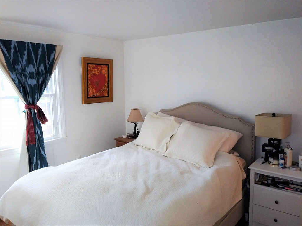 8 Kenwood St, Cambridgeport