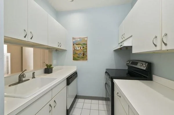 19 Follen St, Back Bay