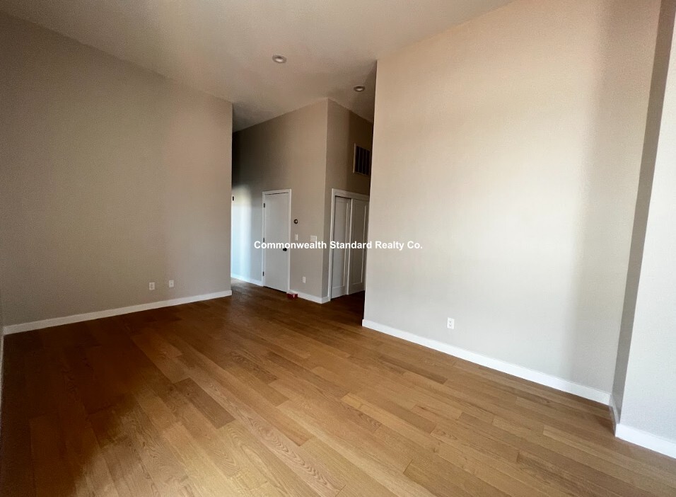 1661-1663 Washington St, South End