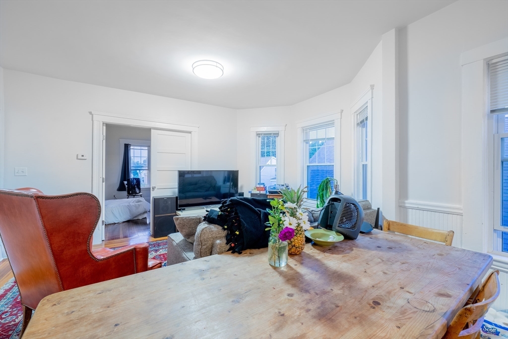 37 Magoun St, North Cambridge