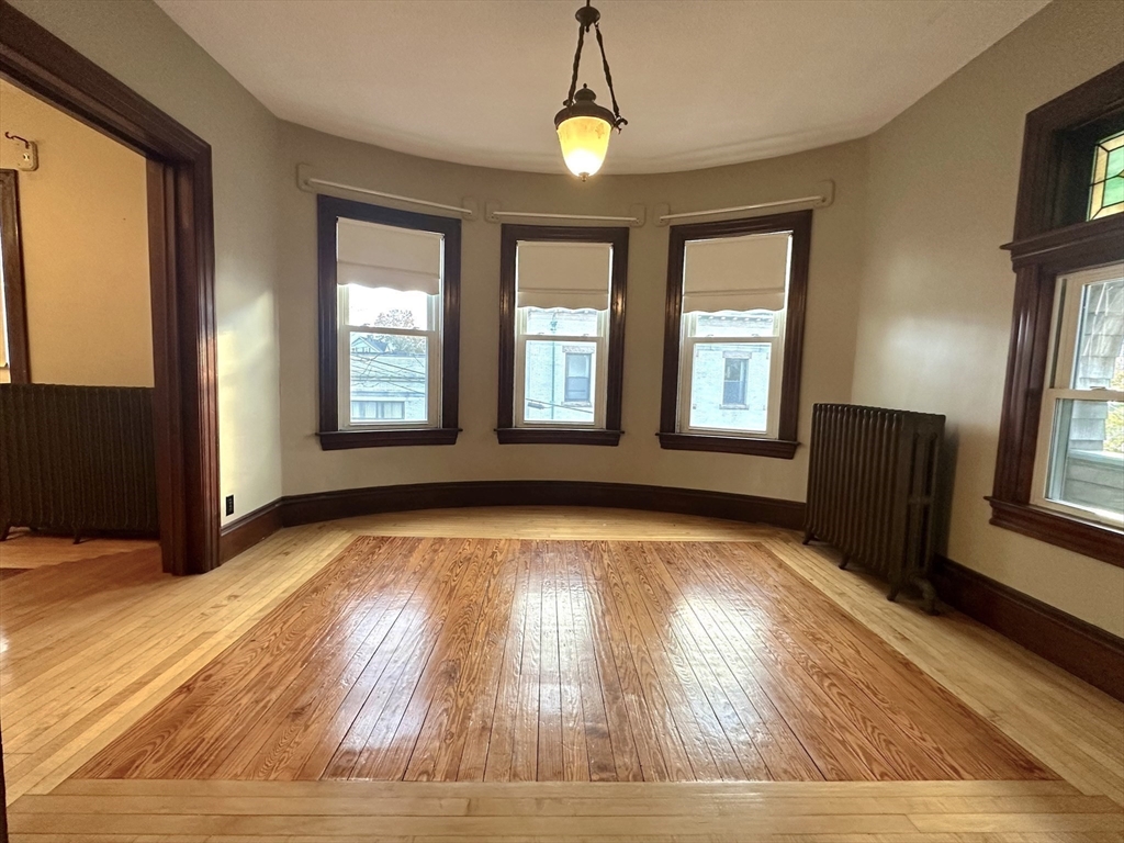 256 Maple St, Fall River