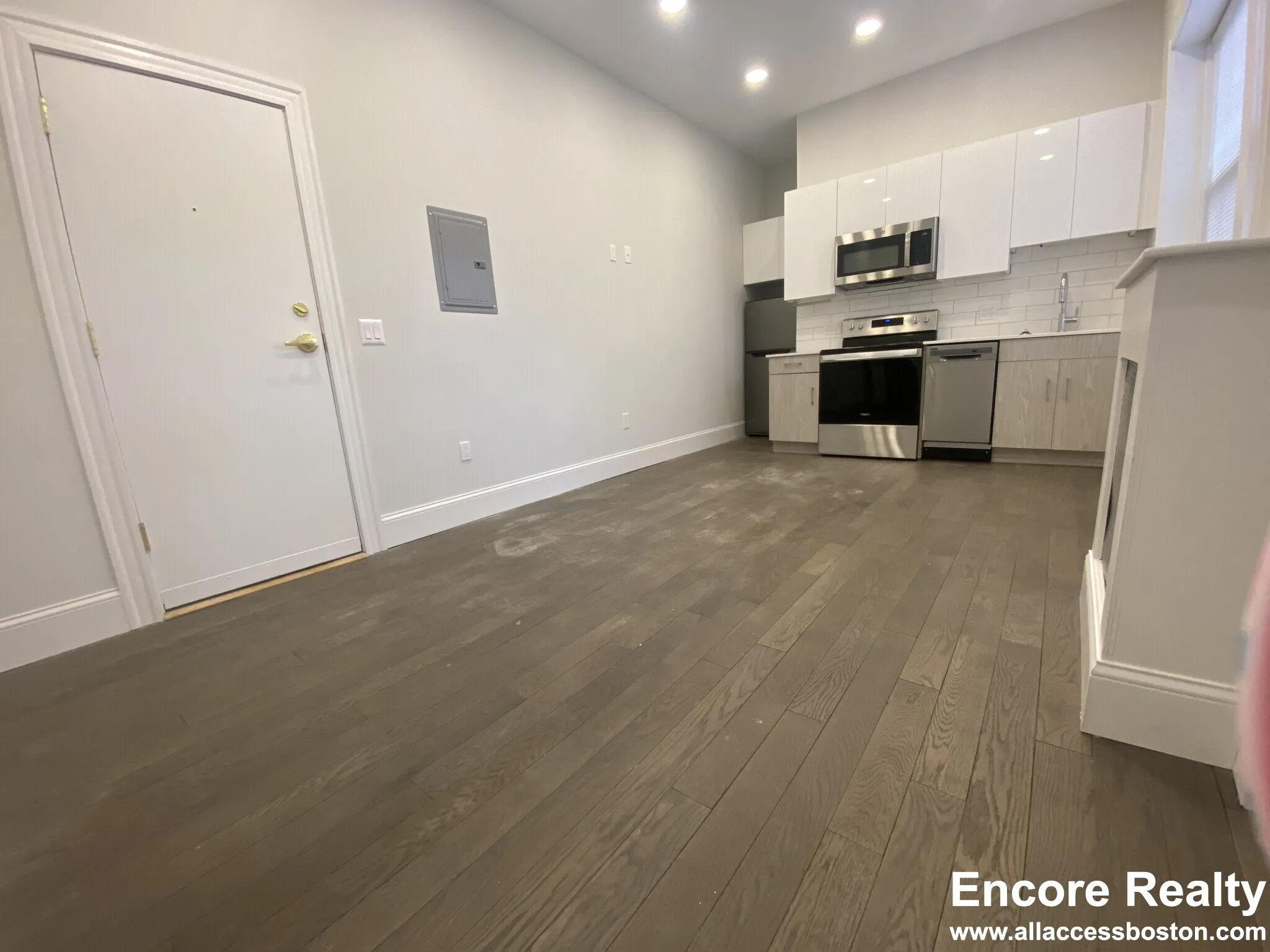 124 Peterborough St, Fenway