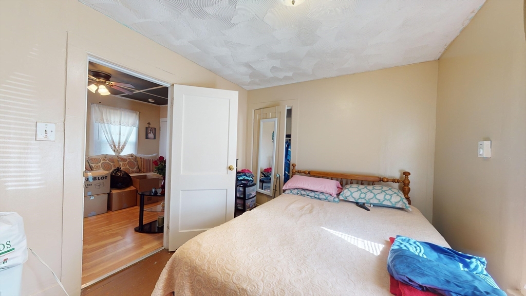 29 Dresser St, Southbridge