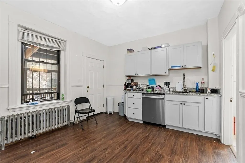 868 Huntington Ave, Coolidge Corner