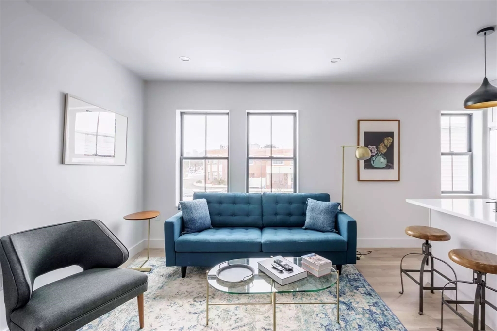 631 Saratoga St, East Boston