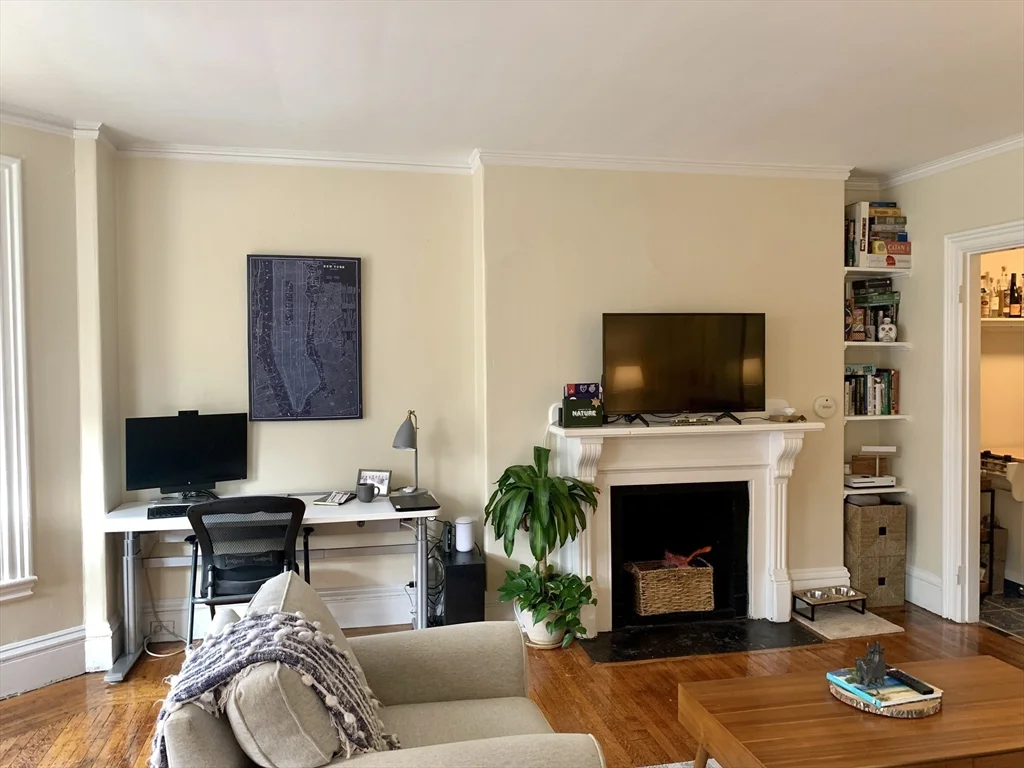 217 Newbuy St, Back Bay