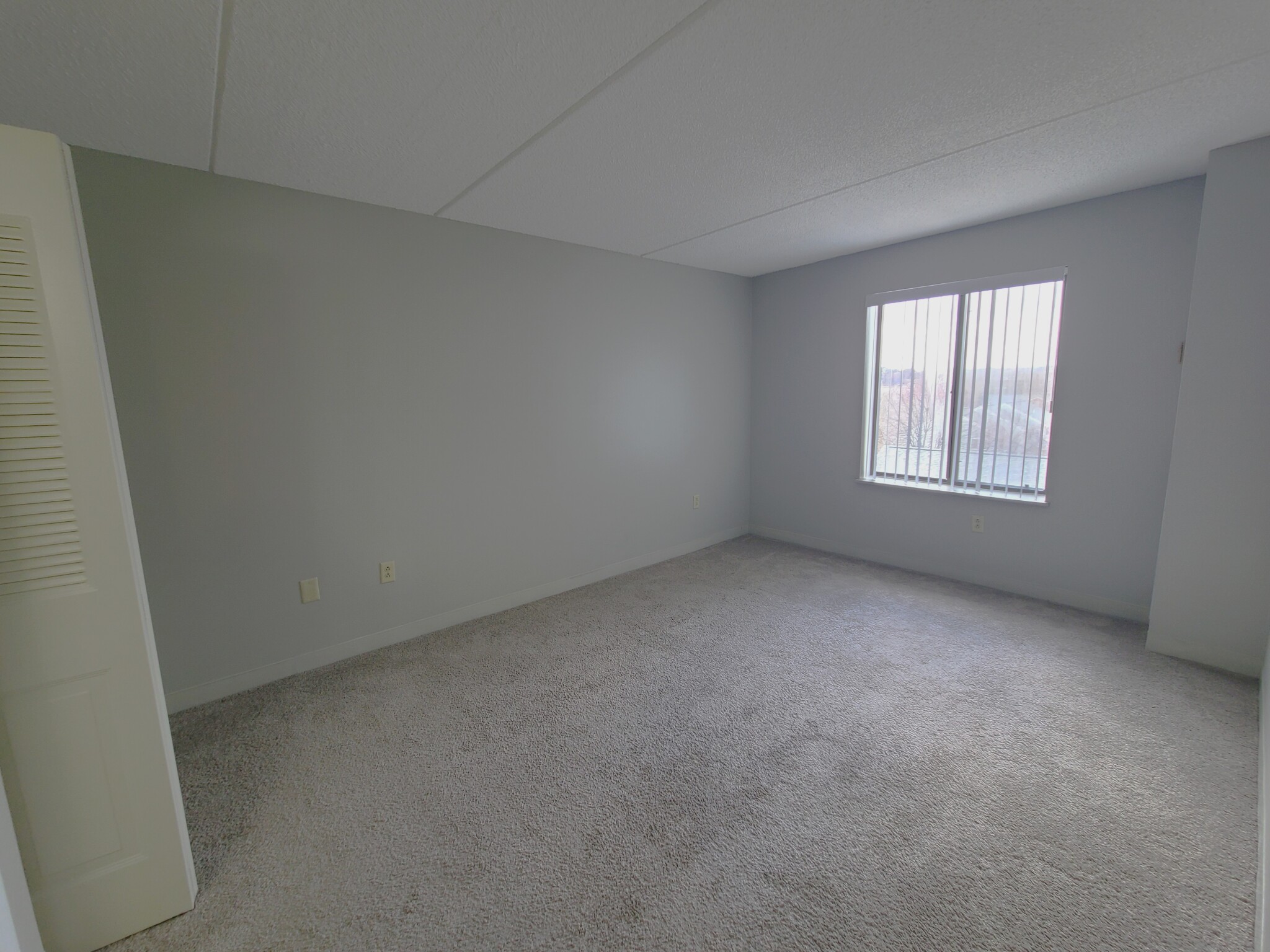 25 South Point Dr, Dorchester