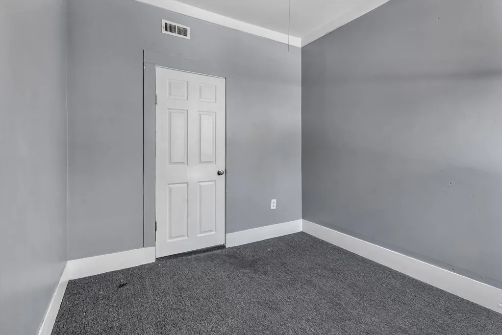 13-R Plain St, Taunton