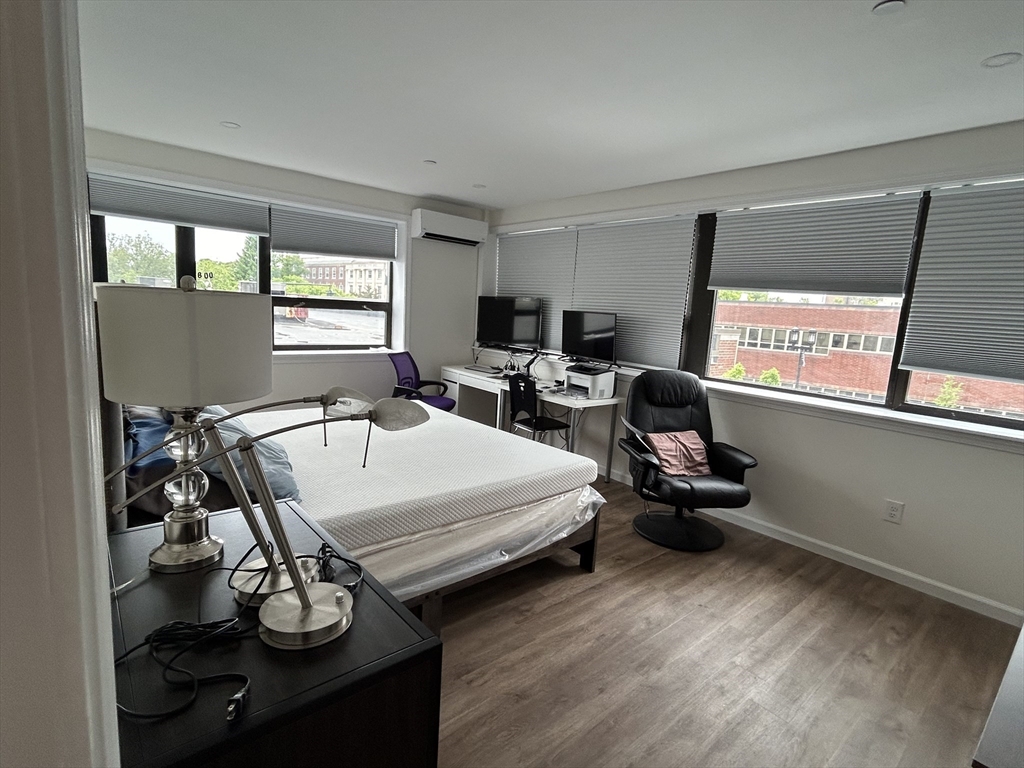 64 Salem St, Medford