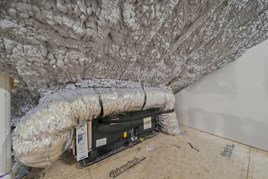 13 Broadway, Raynham Center