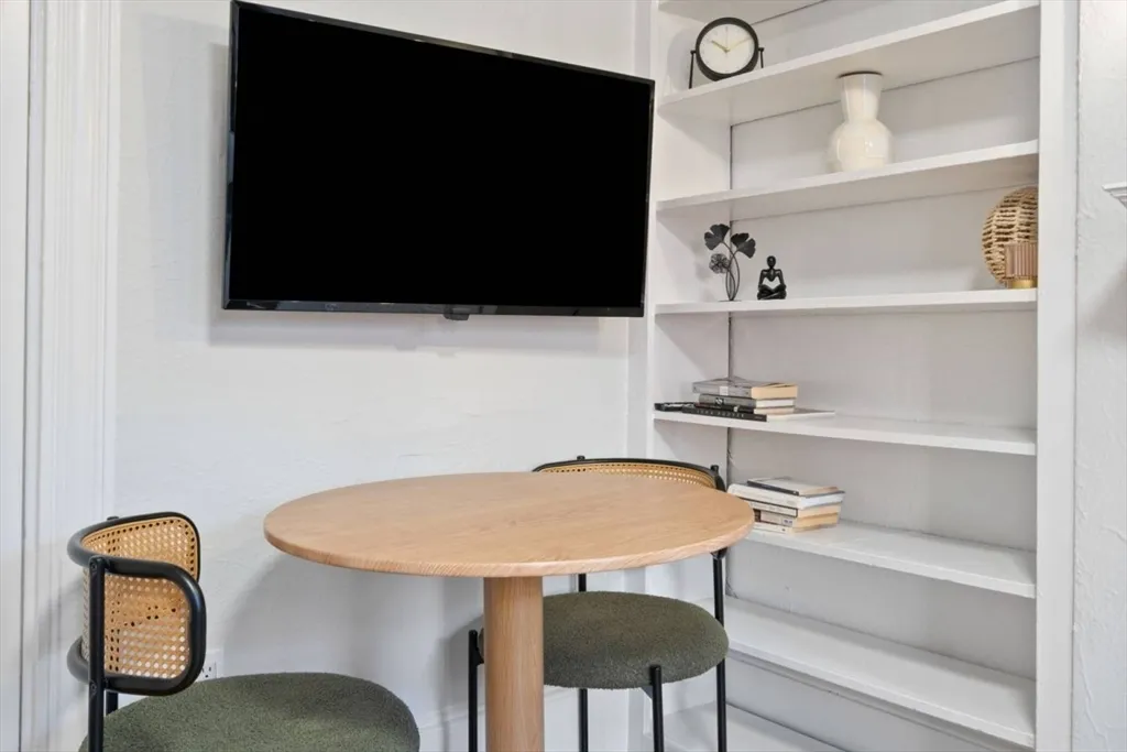 102 Revere St, Beacon Hill