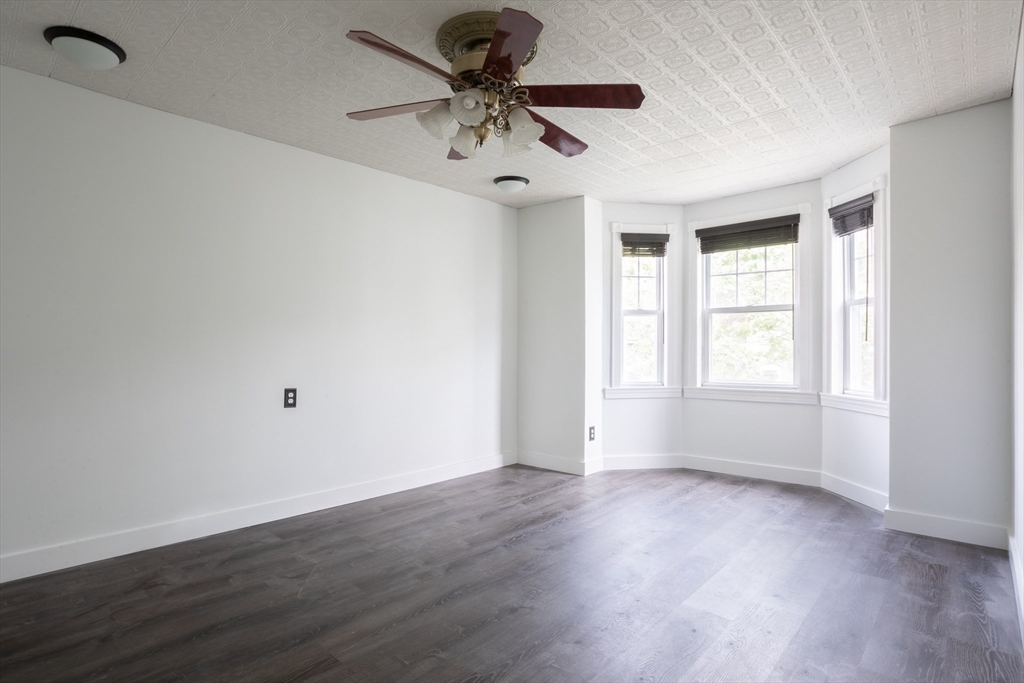 71 Old Harbor St, South Boston