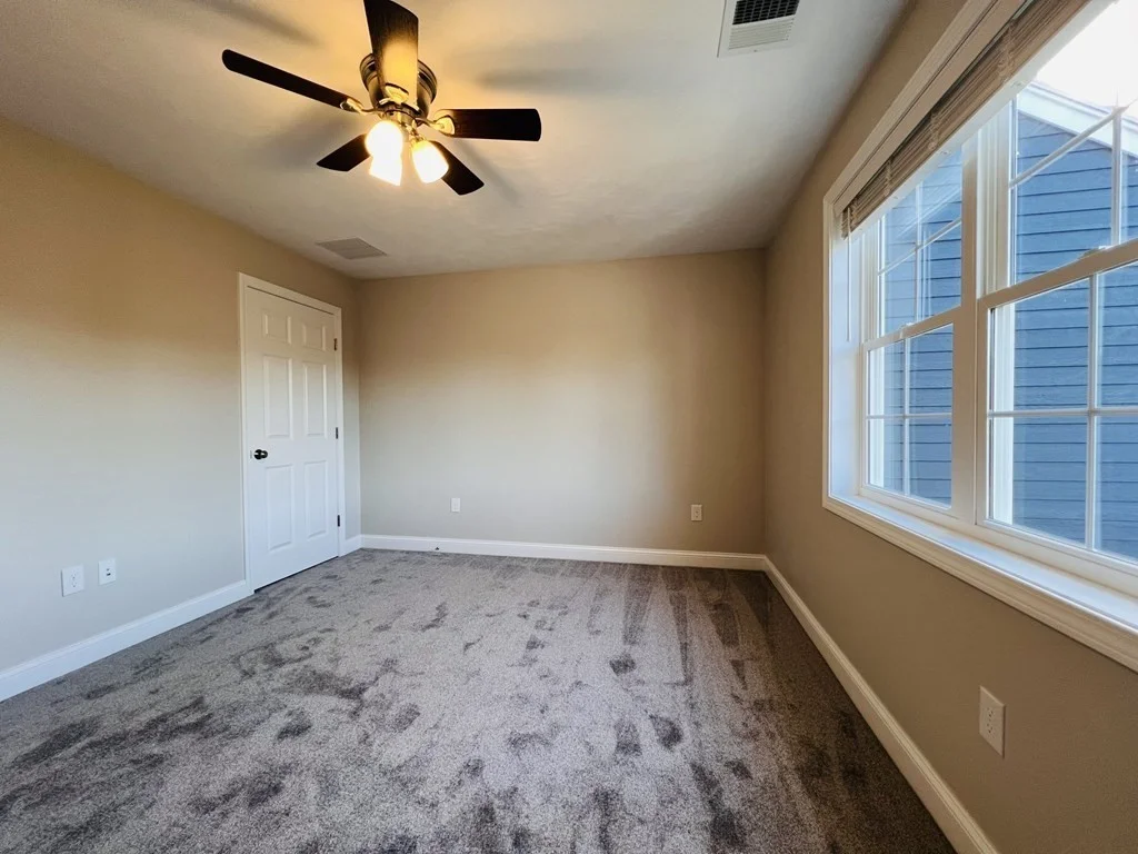 10 Glacier Path, Middleboro