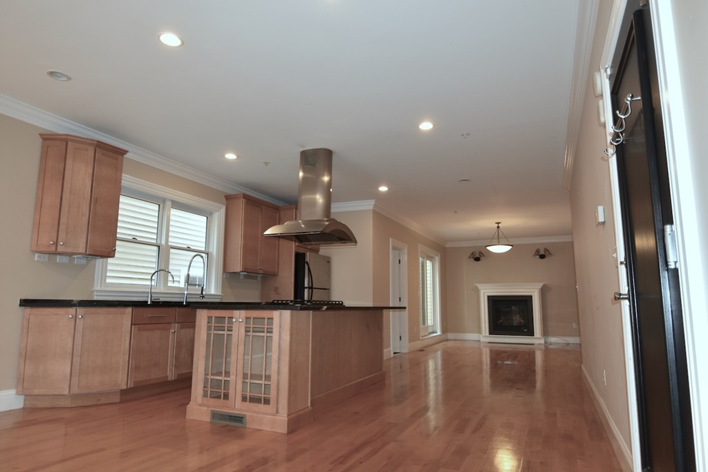 360 Dorchester St, South Boston