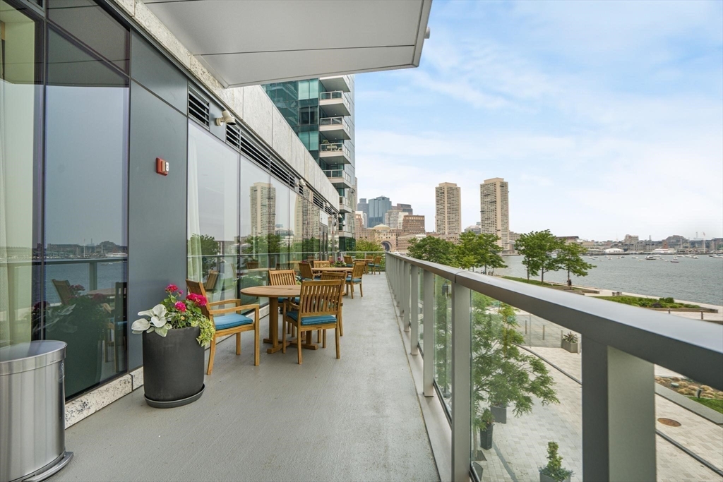 50 Liberty Dr, Seaport District