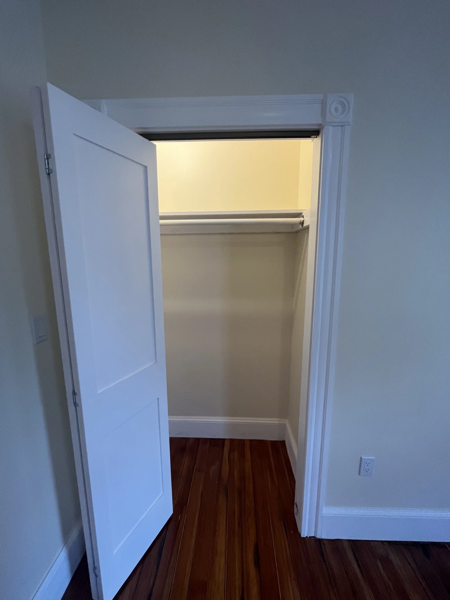 32 Putnam Ave, Riverside