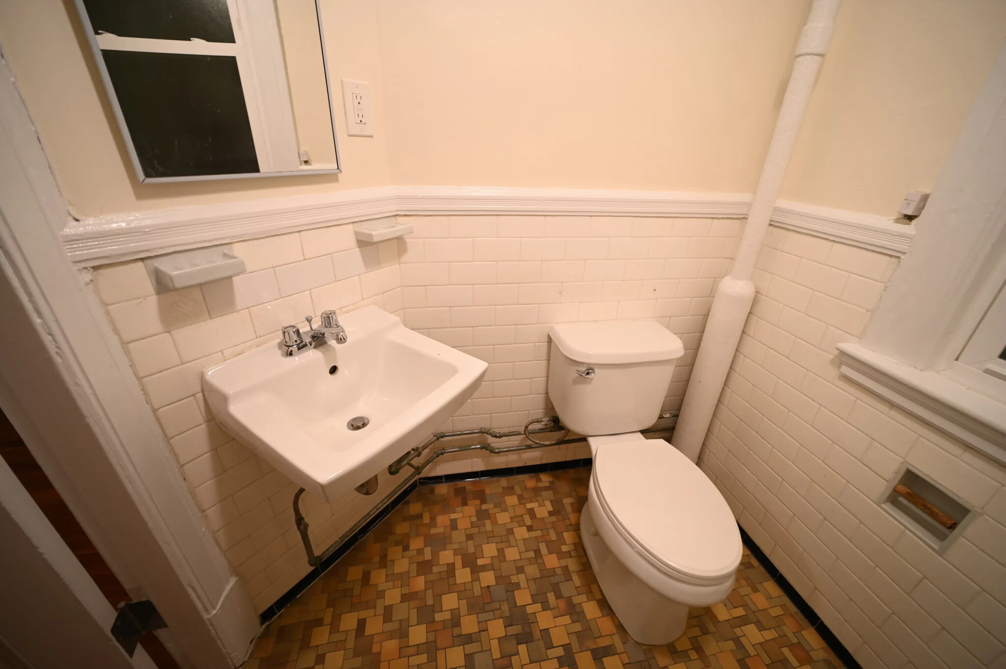 885 Massachusetts Ave, Mid Cambridge