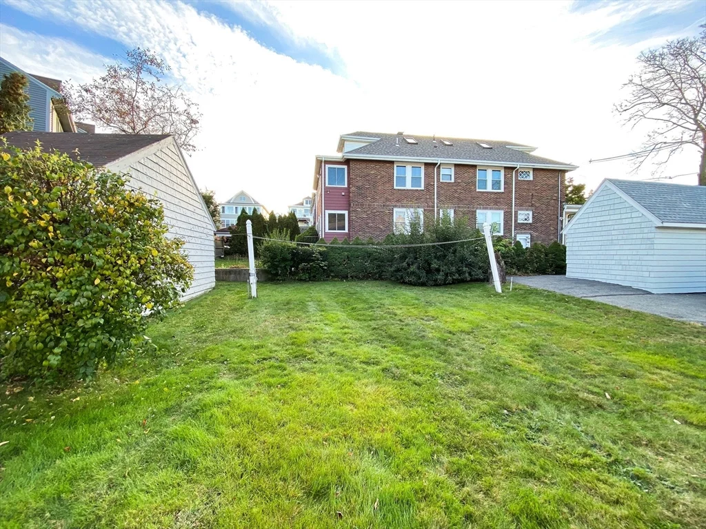 143 Shore Dr, Ten Hills